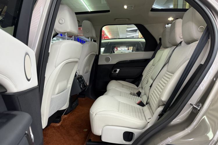 Used Land Rover Discovery 2023 300PS S