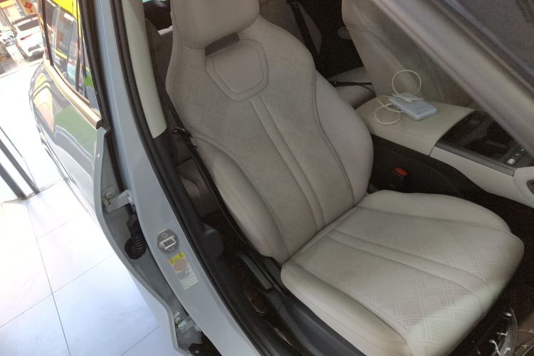 Used BYD Yuan UP 2025 Intelligent Driving Version 401 km Leading Edition