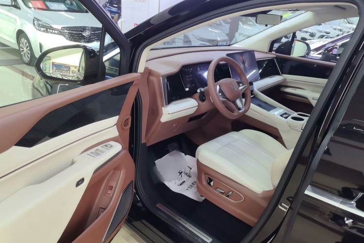 Used BYD Xia 2025 DM-i 1.5T 180km Beyond Edition Driver Seat