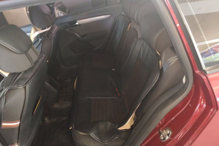 Used Volkswagen Gran Lavida 2013 1.6L Automatic Fashion Model
