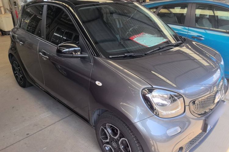 Used smart forfour 2016 0.9T 66 kW Pioneer Edition