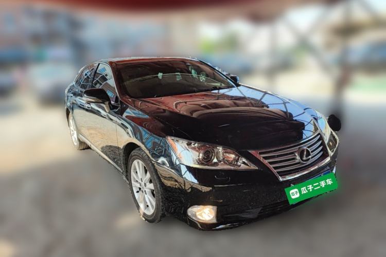 Used Lexus ES 2010 240 Luxury Edition Front Right 45 Deg