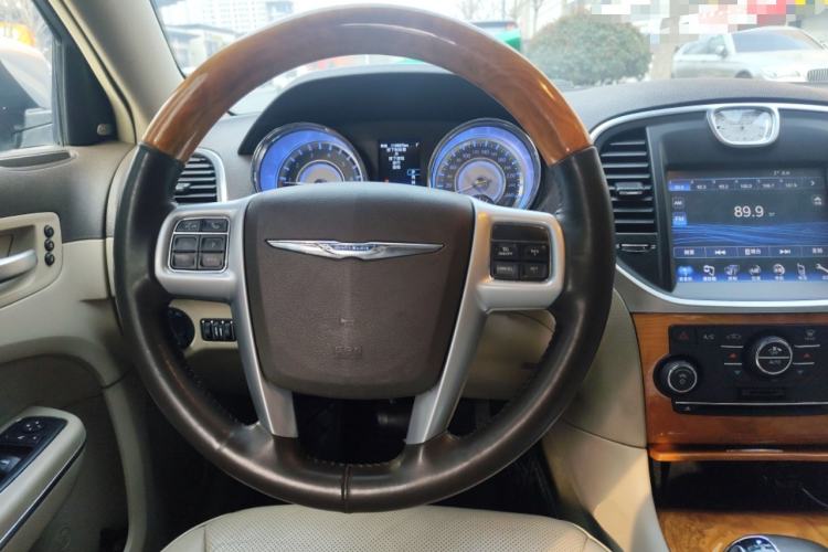 Used Chrysler 300C 2013 3.6L Luxury Edition
