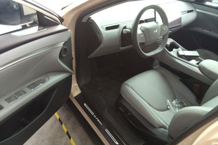 Used XPeng MONA M03 2024 620 with Ultra-Long Range Driver Seat