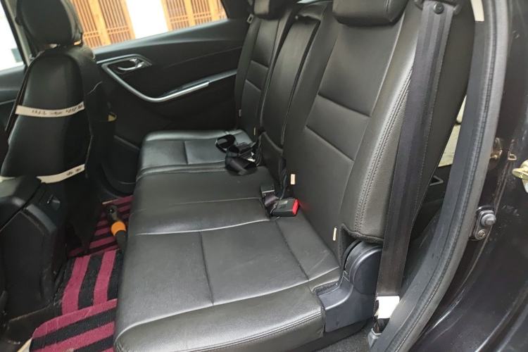 Used JMC Yusheng S350 2013 2.4T Manual Two-Wheel Drive Diesel Luxury 7-Seater Interior 4