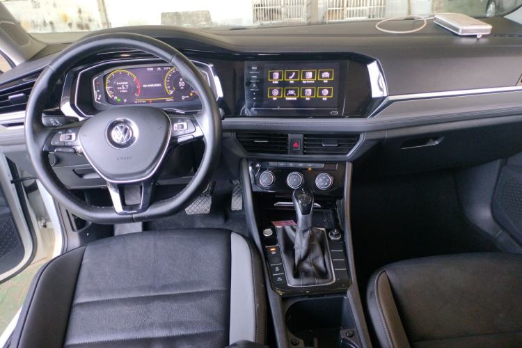 Used Volkswagen Sagitar 2021 280TSI DSG Comfort Connect Edition Center Console