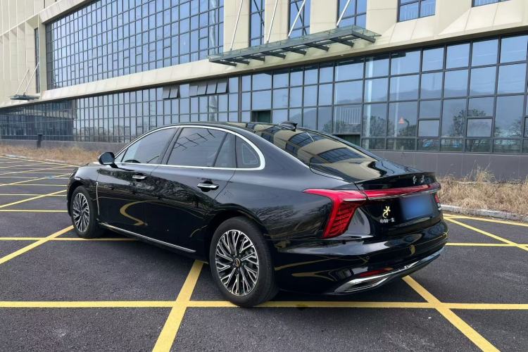 Used Hongqi H5 2025 2.0T Automatic Flag Edition – 500 000 Units Commemorative Version

