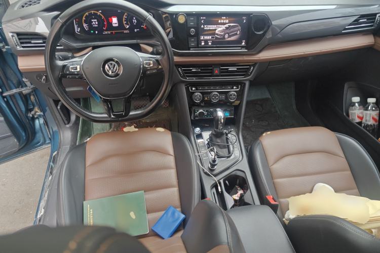 Used Volkswagen Tharu 2019 280TSI Two-Wheel Drive Flagship Version China VI Standard Center Console