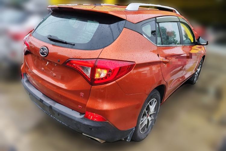 Used BYD Song 2016 GaiShi Edition 1.5TI Manual Elite Model
