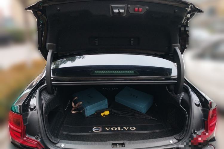 Used Volvo S90 2018 T4 Zhiyuan Edition