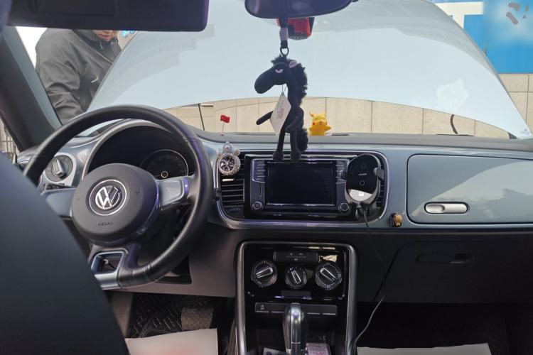 Used Volkswagen Beetle 2017 180TSI Yile Edition Center Console