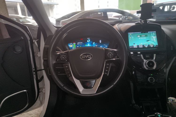 Used BYD Qin New Energy 2015 1.5T Dual-Crown Flagship Edition
