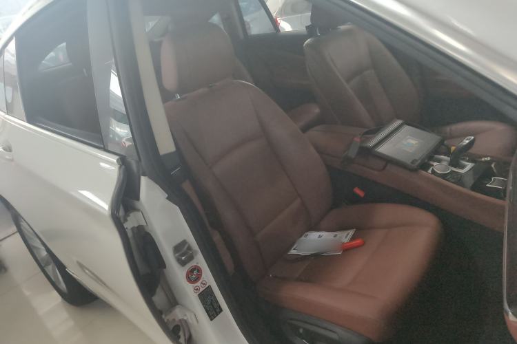 Used BMW 5 Series GT 2015 528i Leading Model