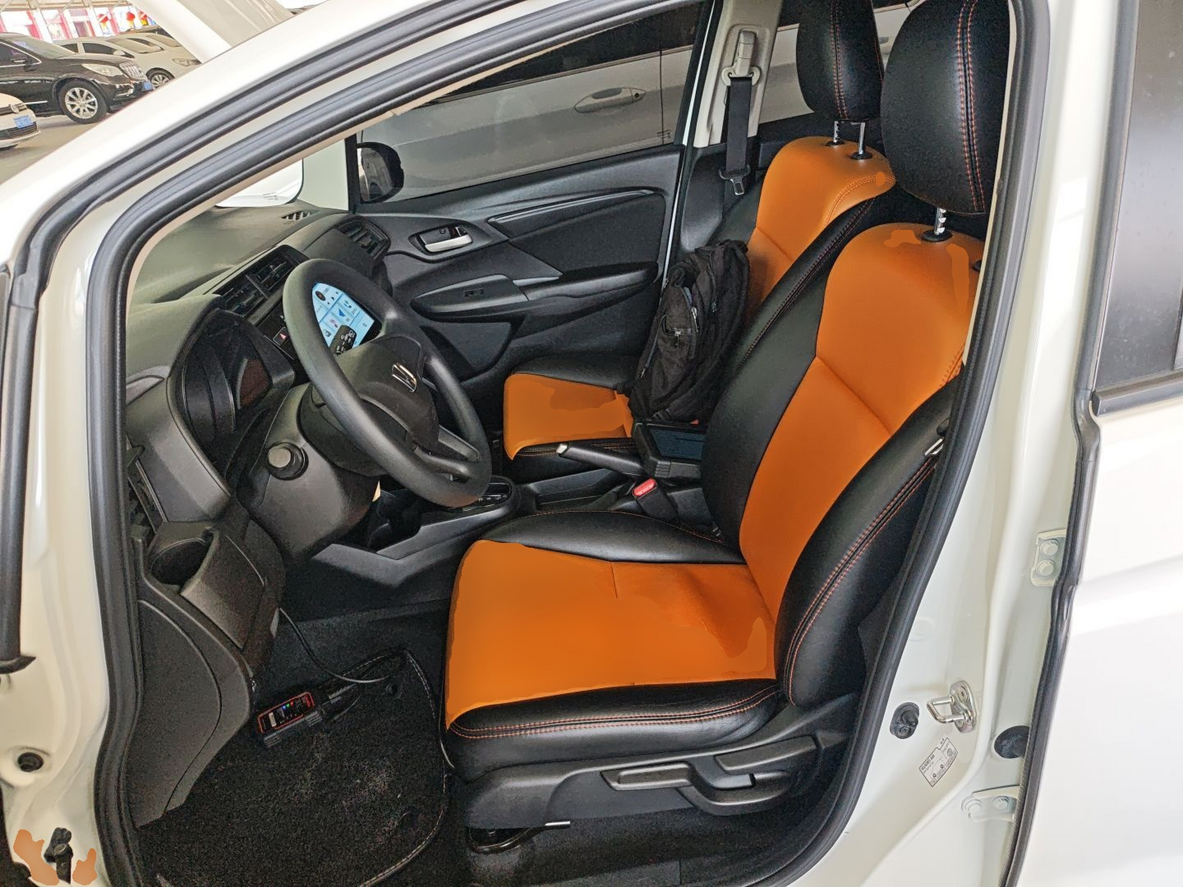 Переднее сиденье в автомобиле