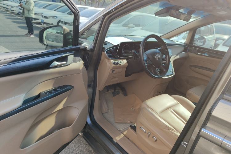 Used Buick GL8 2020 ES Land Cruiser 653T Luxury Model
