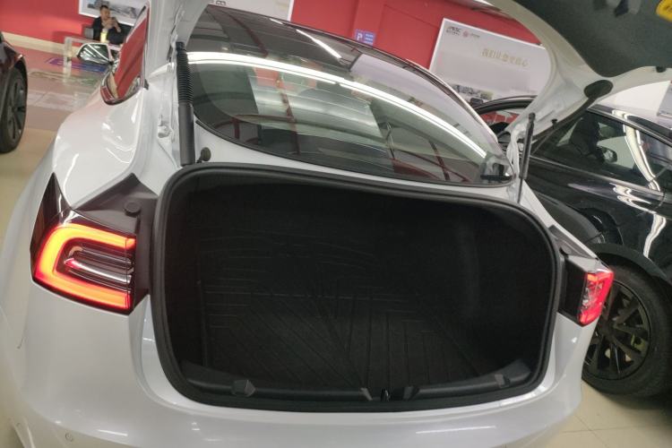 Used Tesla Model 3 2021 Performance High-Performance All-Wheel-Drive Version Trunk