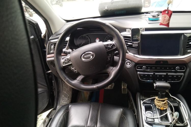 Used GAC Trumpchi GS8 2017 320T Two-Wheel Drive Luxury Smart Connectivity Version (7 Seats) Steering Wheel