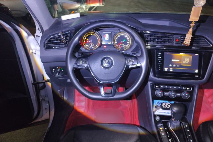 Used Volkswagen Tiguan L 2020 330TSI Automatic Two-Wheel Drive Smart Luxury Edition China VI Standard