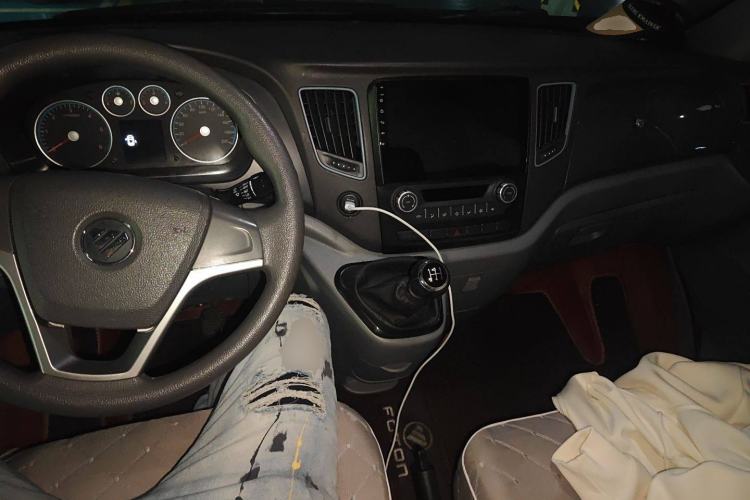 Used Foton Toano 2020 2.5T Manual Tongtu Short Wheelbase Flat Roof 3-Seat 4J25TC3 Center Console