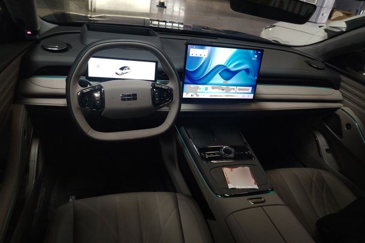 Used Geely Galaxy 8 2025 130km EM-i Flagship Edition Center Console