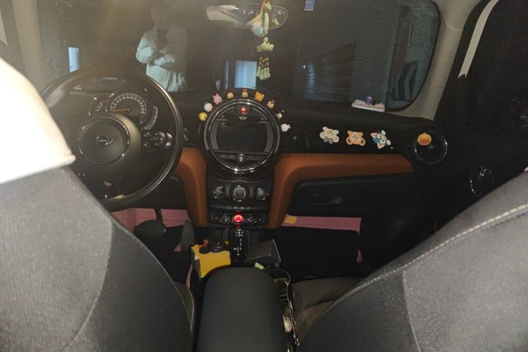 Used MINI 2019 1.5T ONE PLUS Five-Door Edition Center Console