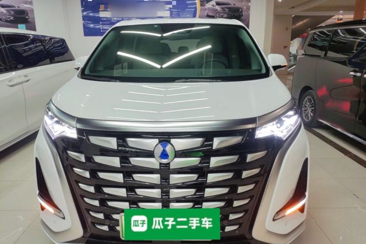 Used Denza D9 2022 DM-i 970 Four-Wheel Drive Prestige Model Front