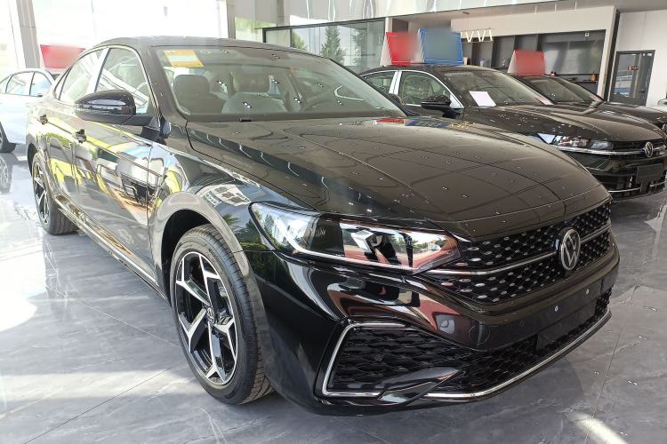 Used Volkswagen Passat 2026 Model, Outstanding 380TSI Xingkong Longteng Edition