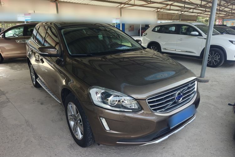Used Volvo XC60 2017 T5 AWD Smart Upgrade Edition Front Right 45 Deg