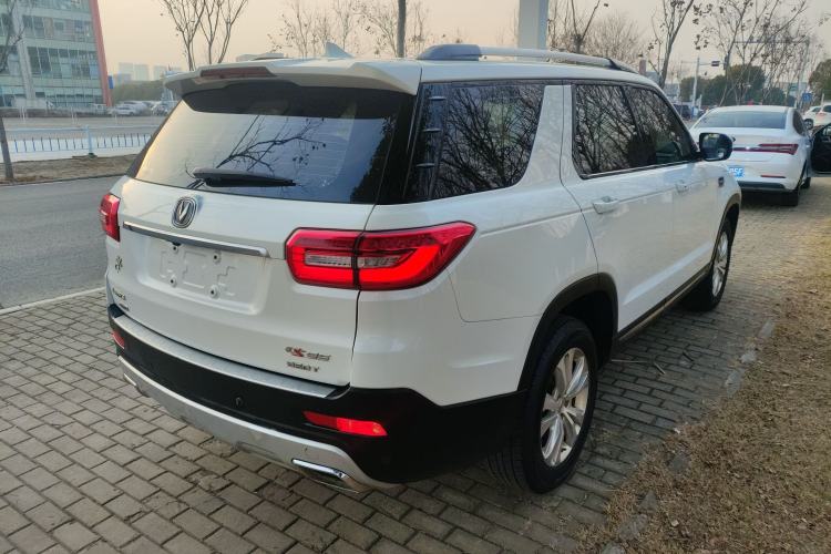 Used Changan CS95 2017 2.0T Four-Wheel Drive Smart Edition