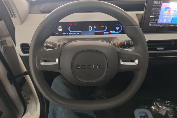 Used Geely Galaxy Panda 2024 Panda Mini 200km Endurance Bear Steering Wheel