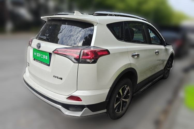 Used Toyota RAV4 2019 2.0L CVT Two-Wheel Drive Luxury Version China VI Standard