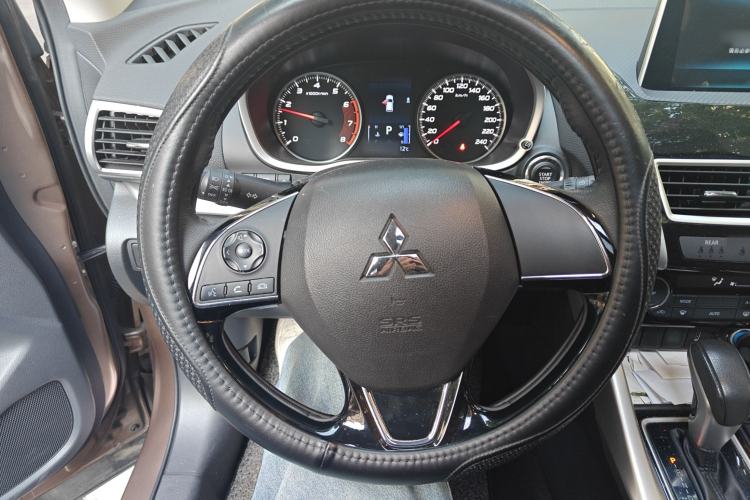 Used Mitsubishi Eclipse Cross 2019 1.5T CVT Two-Wheel Drive Dream Edition China VI Standard
