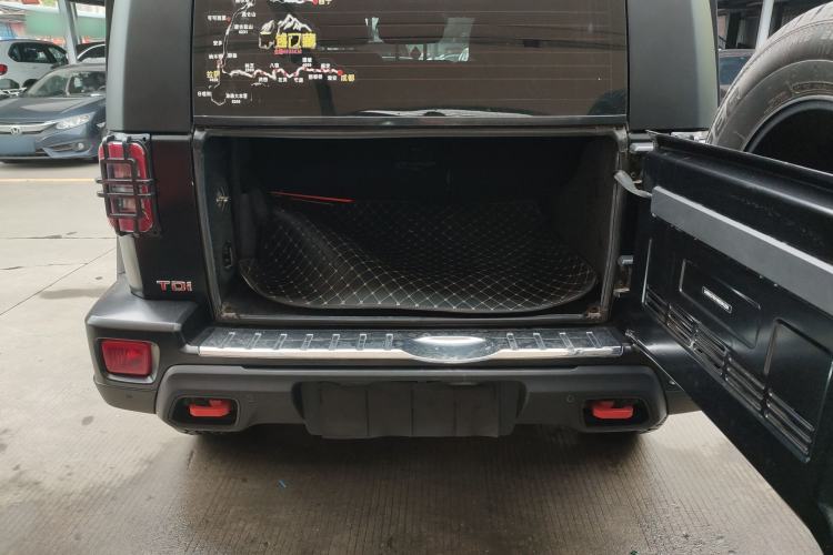 Used BAIC Off-Road BJ40 2024 2.0D Blade Hero Glory Edition Trunk