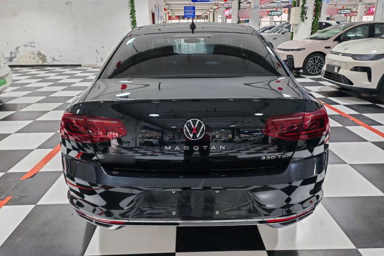 Used Volkswagen Magotan 2024 2 Million Units Zhongxiang Version 330TSI DSG Luxury Edition Exterior 4