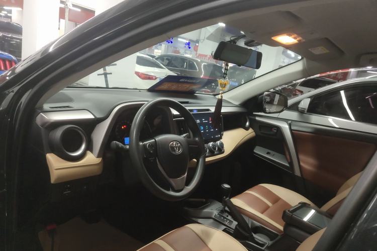 Used Toyota RAV4 2016 2.0L CVT Two-Wheel Drive Urban Edition China V Standard