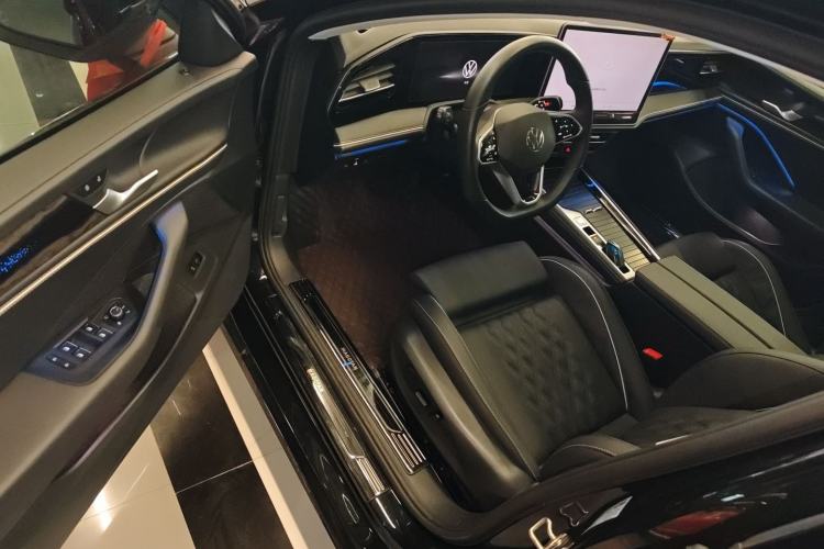 Used Volkswagen Magotan 2024 380TSI DSG Prestige Edition DaMai Package
