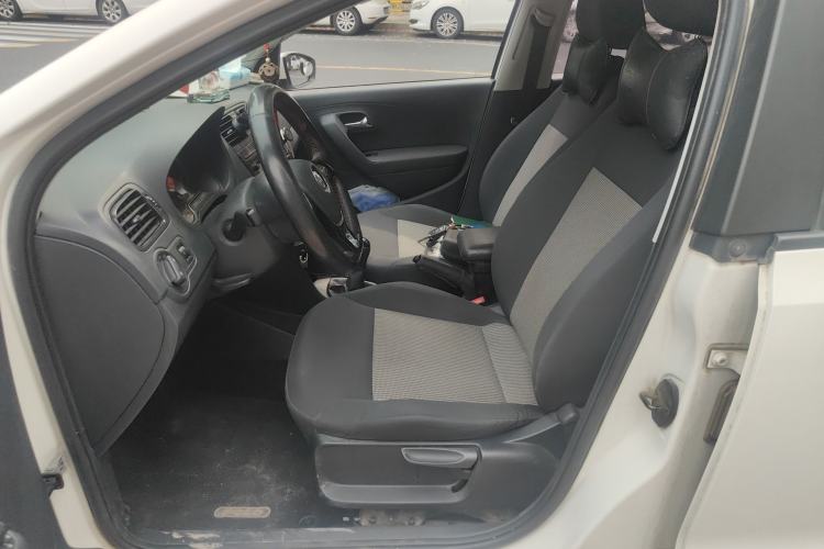 Used Volkswagen Polo 2016 1.4L Manual Fashion Model