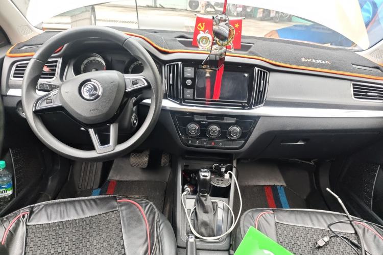 Used Skoda Kamiq 2018 1.5L Automatic Comfort Edition China VI Standard Center Console