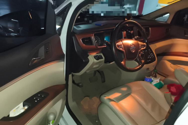 Used Buick GL8 2018 28T Luxury Model China VI Standard Driver Seat