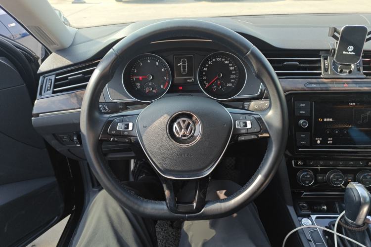 Used Volkswagen Magotan 2019 330TSI DSG Luxury Model China V Standard Steering Wheel