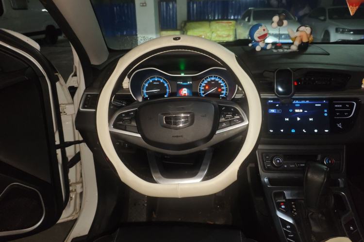 Used Geely Auto Emgrand 2019 Leading Edition 1.5L CVT Luxury Model China VI Standard Steering Wheel
