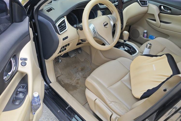 Used Nissan X-Trail 2014 2.0L CVT Comfort Edition 2WD Driver Seat