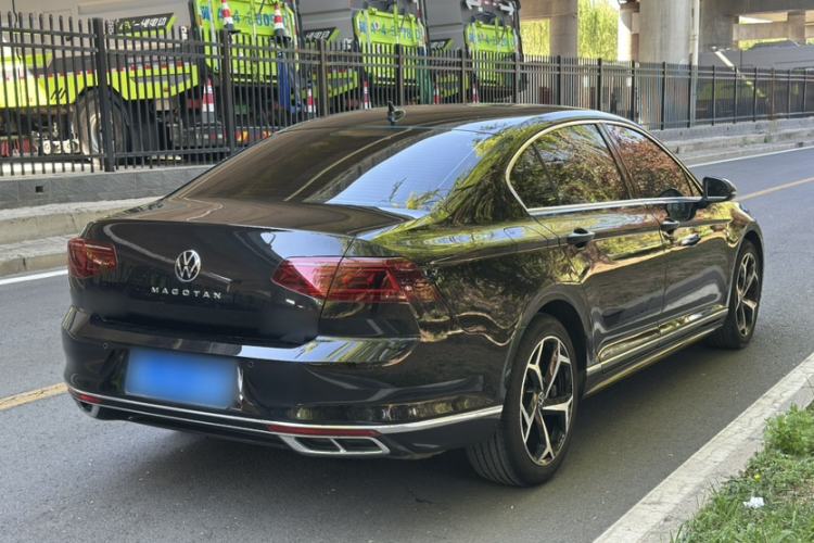 Used Volkswagen Magotan 2023 2 Million Units Limited Edition 330TSI DSG Leading Version Exterior 1