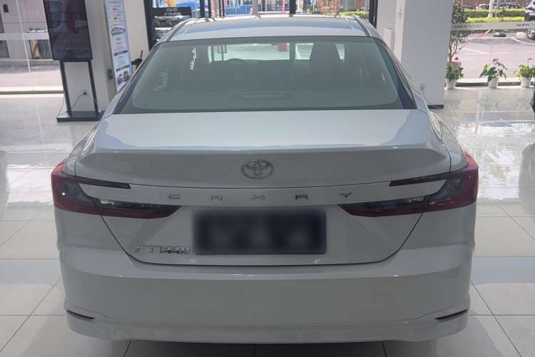 Used Toyota Camry 2024 Dual-Motor 2.0 HE Elite Edition
