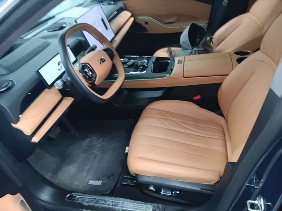 Geely Galaxy 8 2025 130km EM-P Starship Edition — снимка 17