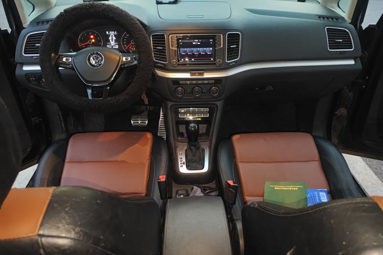 Used Volkswagen Sharan 2016 380TSI Comfort Edition 7-Seater Center Console