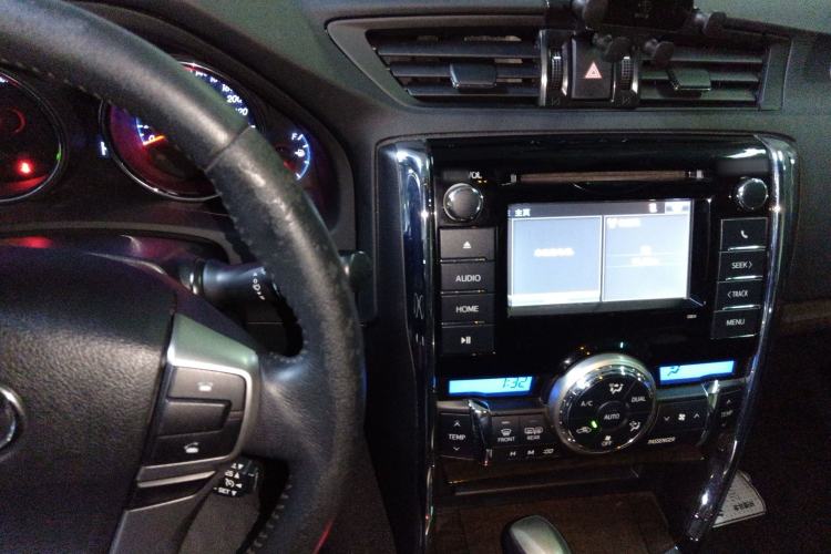 Used Toyota Reiz 2013 2.5V Shangrui Edition Interior 2