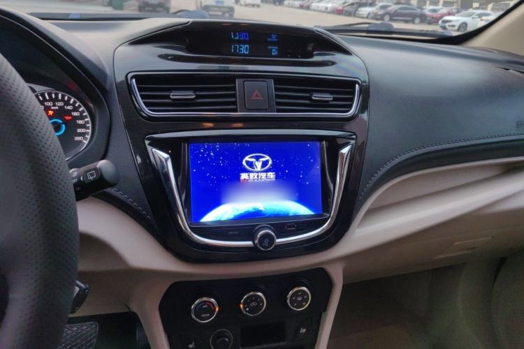 Used FAW Yingzhi 737 2016 1.5L CVT Luxury Navigation Edition