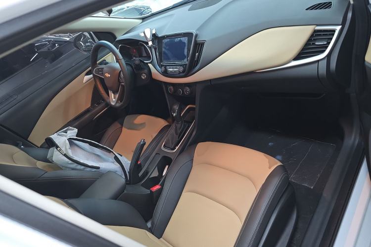 Used Chevrolet Monza 2022 320 Automatic Enjoyment Sunroof Version Right Front Seat