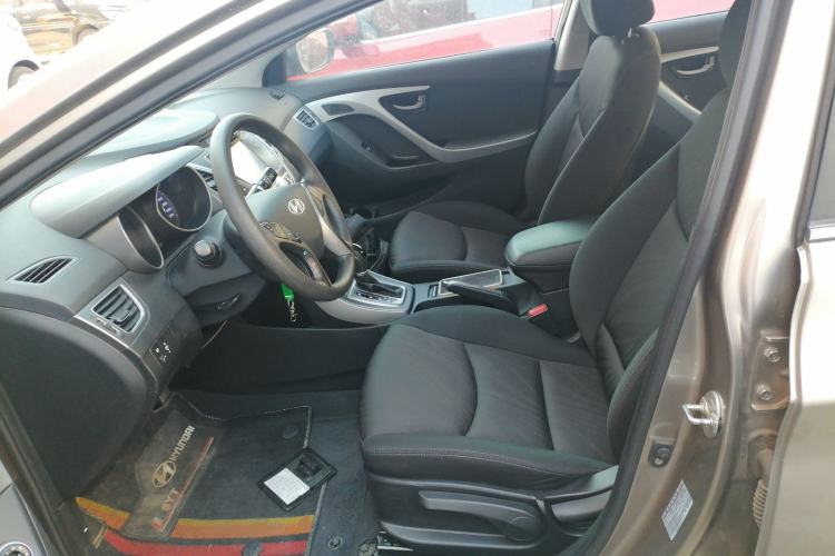 Used Hyundai Elantra (5th Generation / Langdong) 2016 1.6L Automatic Smart Version
